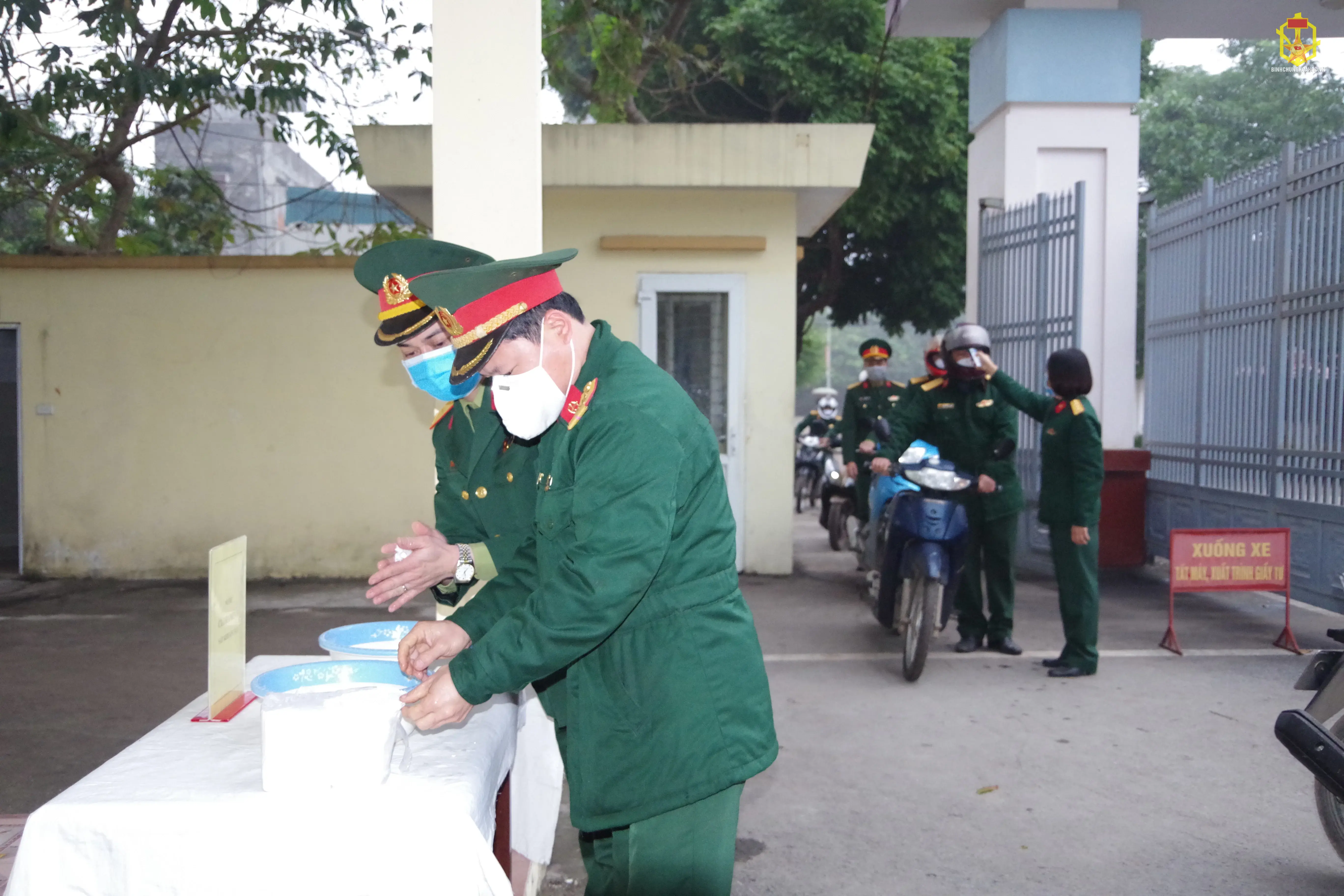 NHÀ MÁY X61 CHỦ ĐỘNG TRONG CÔNG TÁC PHÒNG CHỐNG DỊCH CÚM CORONA