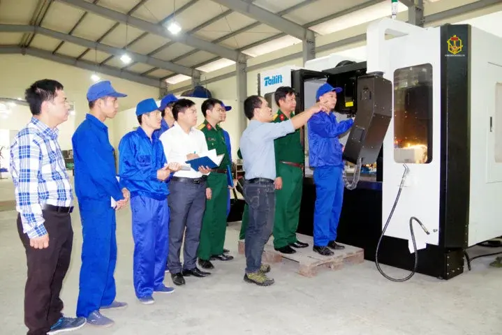 PHONG TRÀO NGHIÊN CỨU KHOA HỌC, PHÁT HUY SÁNG KIẾN, CẢI TIẾN KỸ THUẬT, NÂNG CAO NĂNG XUẤT, CHẤT LƯỢNG SẢN XUẤT, SỬA CHỮA Ở NHÀ MÁY X61